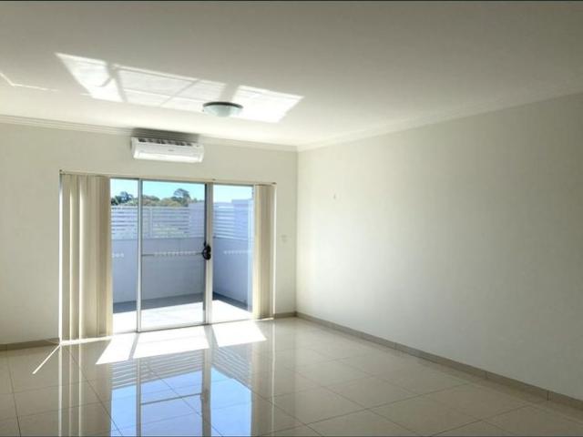 Spacious Two Bedroom in the Heart of Toongabbie!