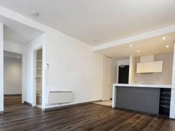Spacious Two Bedroom Near Melbourne University!