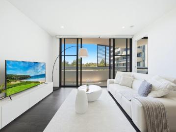 SPACIOUS TWO BEDROOM PLUS STUDY | NORTH ASPECT | DISTRICT VIEWS | Timber Floor| Rare 27sqm car spacs
