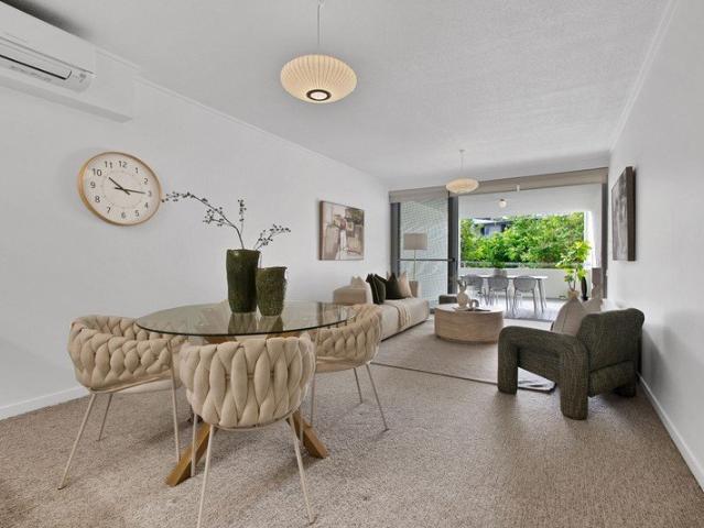 Spacious Two Bedroom Plus Study with Updated Interiors in Ellington