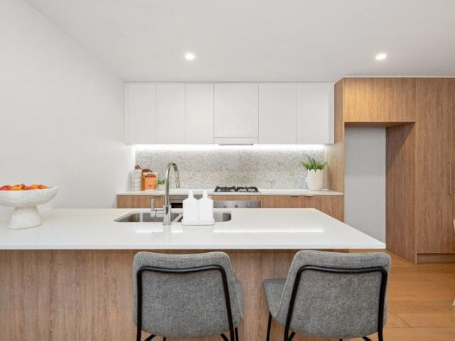 Spacious two bedroom residence in one of Windsor's most sought after addresses