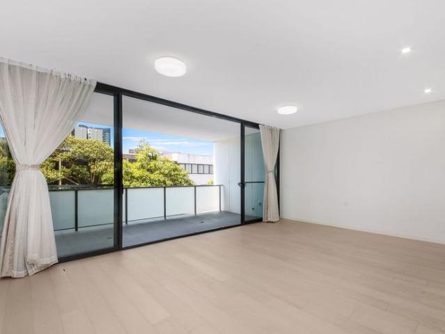 Spacious Two Bedroom + Study