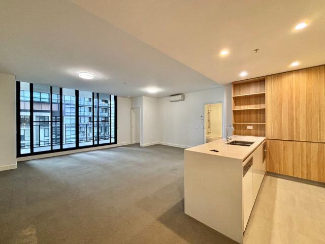 Spacious Two Bedrooms Apartment in prime location!