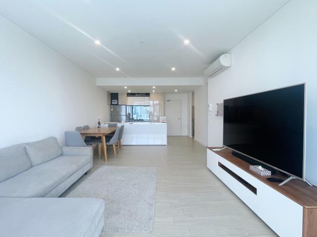 Spacious two bedrooms plus study area & Fully furnished with everything & Water view & Convenient location!