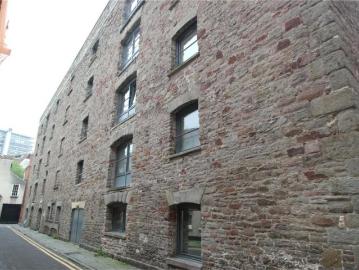 Spacious two double bedroom city centre apartment