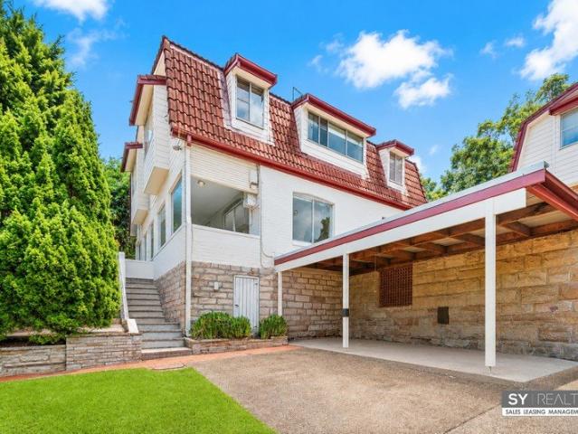 Spacious Two Level Family Home in Prestigious Greenwich