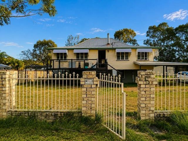 Spacious Two Level Home in Nanango on 2,000m²+ with Huge Potential & Easy Equity