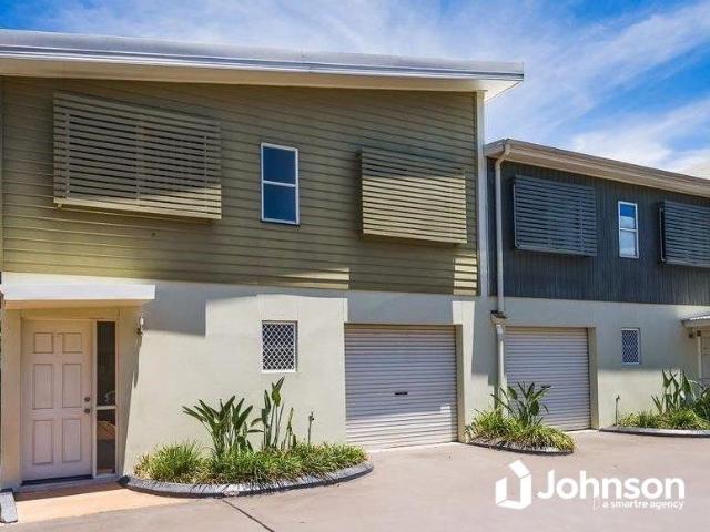 Spacious Two Level Townhouse with Peaceful Bushland Outlook