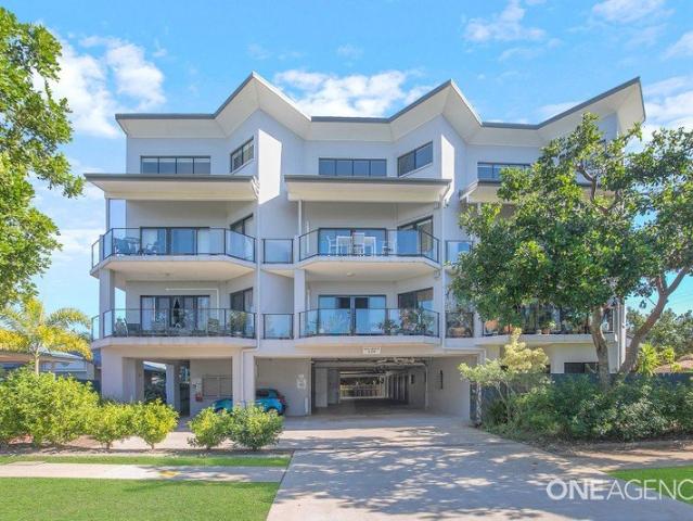 Spacious Two Level Unit with Huge Master Retreat