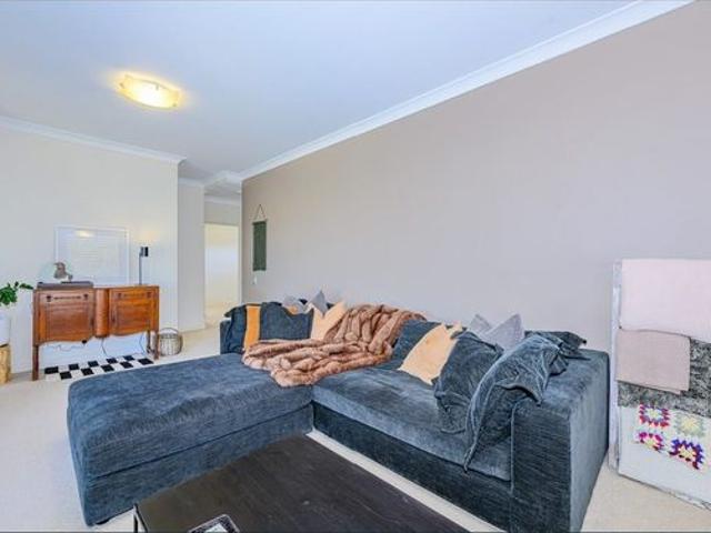 SPACIOUS TWO STOREY APARTMENT WITH TWO HUGE BALCONIES!