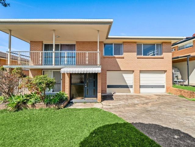 Spacious Two Storey Family Home on 625m² in a Highly Convenient Location