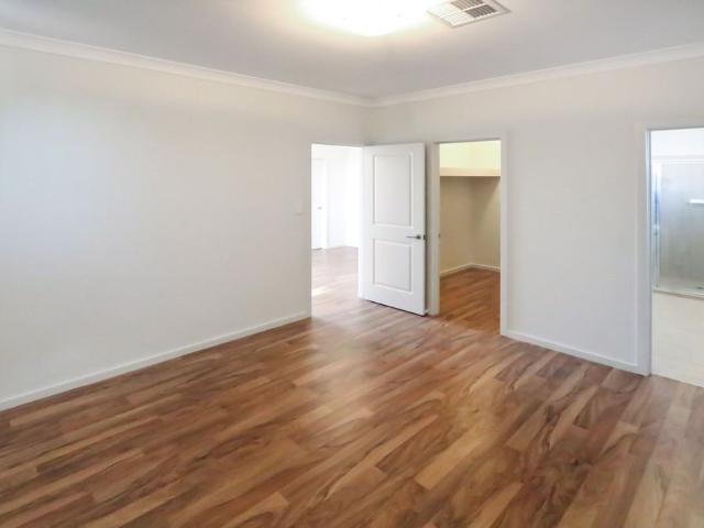 Spacious Two Storey Family Home in a Quiet Area!