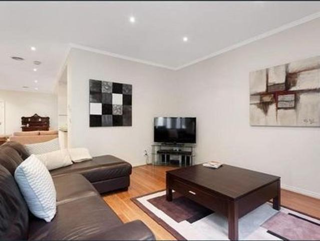 SPACIOUS TWO STOREY FAMILY HOME IN A WONDERFUL FAMILY FRIENDLY LOCATION