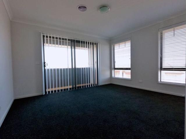 Spacious Two Storey Family Home with Brand New Split Systems