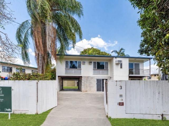 Spacious Two Storey Home with Pool & Powered Shed!