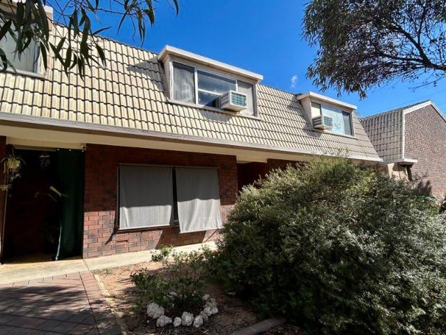 Spacious Two Storey Unit