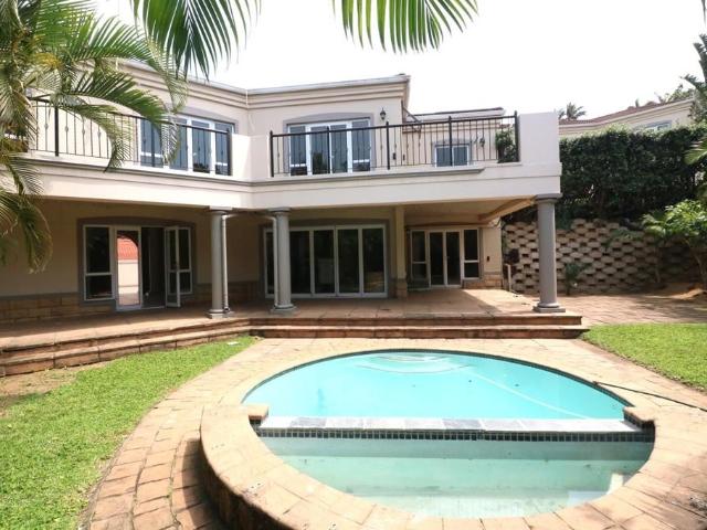 Spacious Umhlanga Townhouse with Pool Oasis