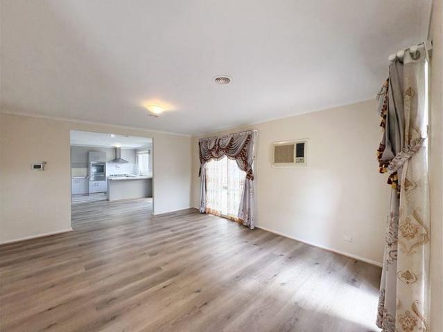 Spacious UNFURNISHED 4 Bedroom Family Home in Hampton Park