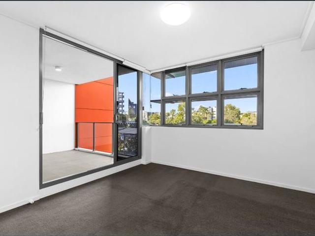 Spacious Unfurnished 1 Bedroom plus open study Apartment – Prime Robina Location