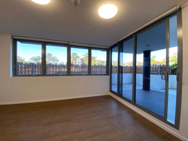 Spacious Unfurnished 1 bedroom 1 bathroom apartment, Break Lease, best price $700 till 16/11/2026, after then, able to renew under new rent