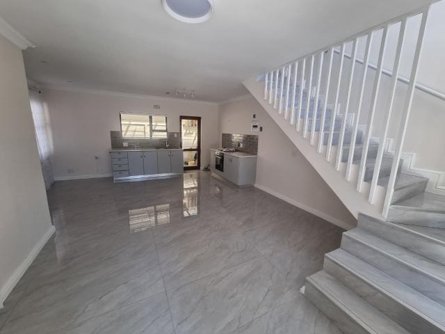 Spacious unfurnished 2 Bedroom House for Rent in Rondebosch East!