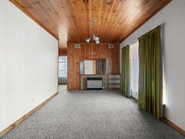 Spacious Unfurnished Family Home in Prime Campbelltown Location