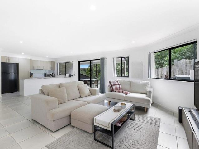 Spacious Unfurnished Five Bedroom Townhouse Easy Care Family Living