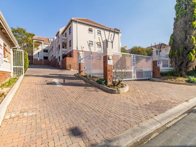 Spacious unit on 1st floor