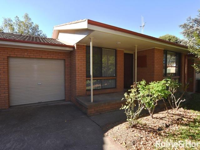 Spacious Unit, Close to Town & in a Quiet Location