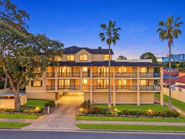 Spacious Unit in a Prime Bankstown Location