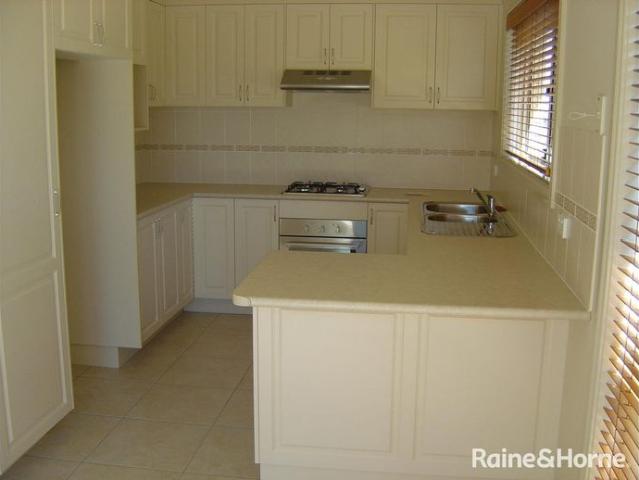 Spacious unit in Central North Orange