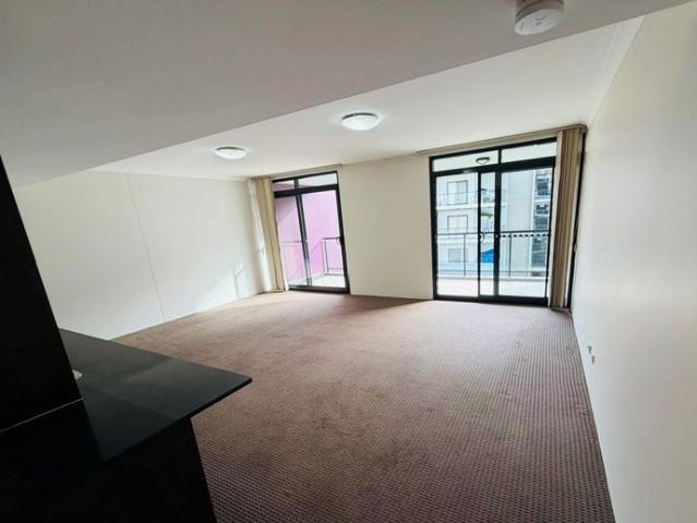SPACIOUS UNIT IN CONVENIENT LOCATION