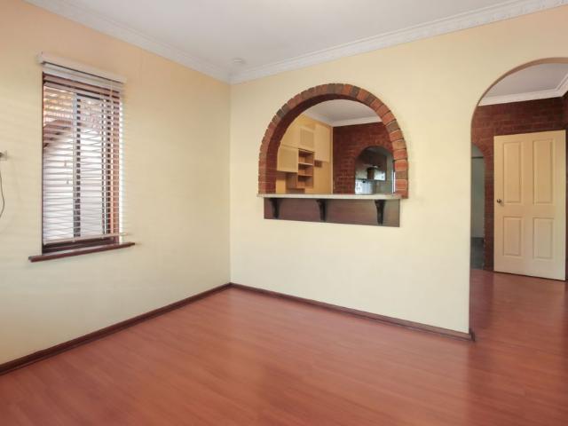 Spacious Unit in Excellent Location!