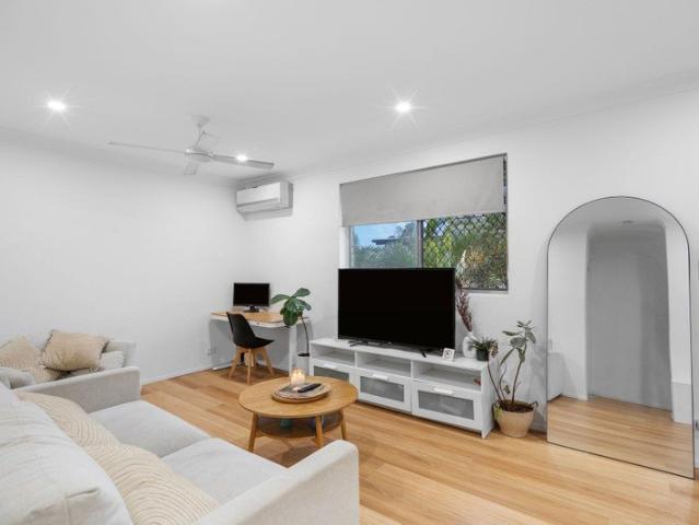 Spacious Unit in Great Location!