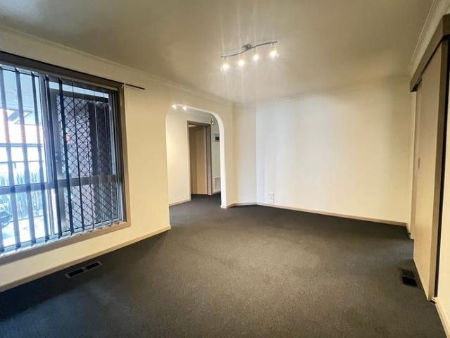 Spacious Unit in Lalor