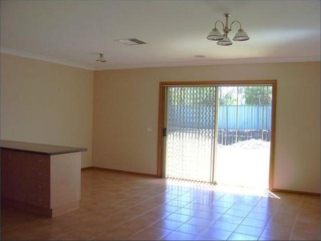 Spacious Unit in Prime Location