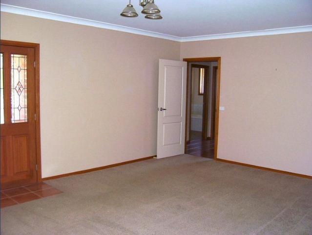 Spacious Unit in Prime Location