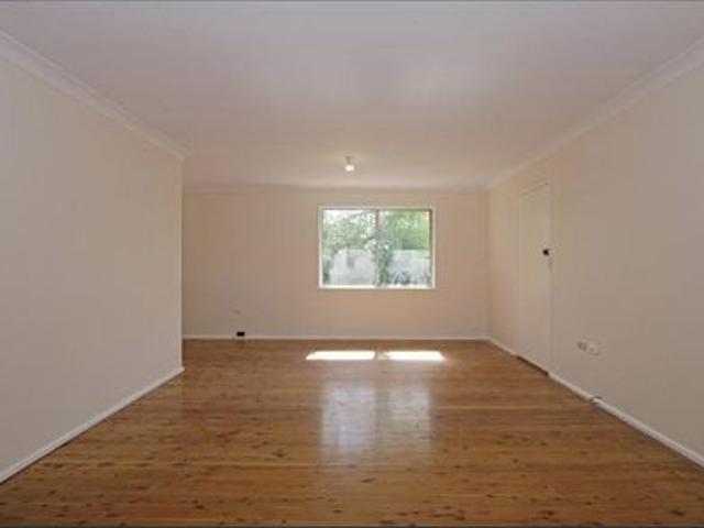 Spacious Unit In The Heart Of Town