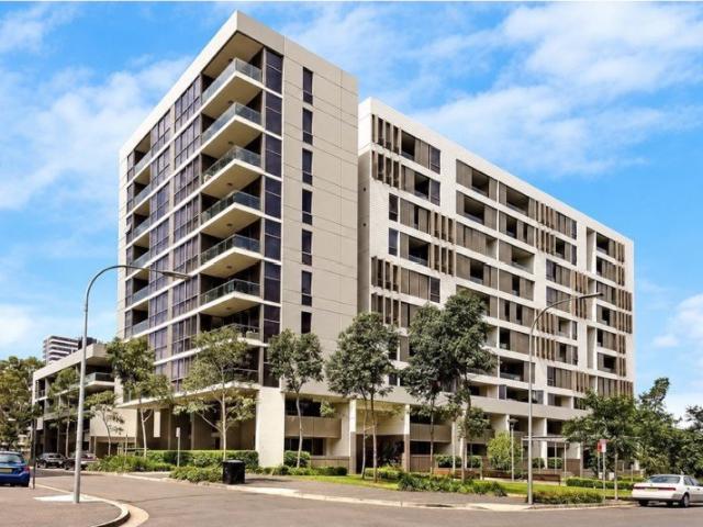 Spacious unit, sought after location