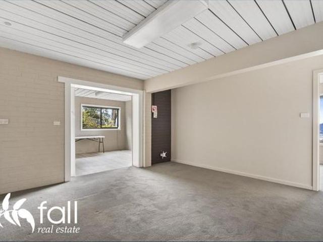 Spacious Unit, Utilities Included