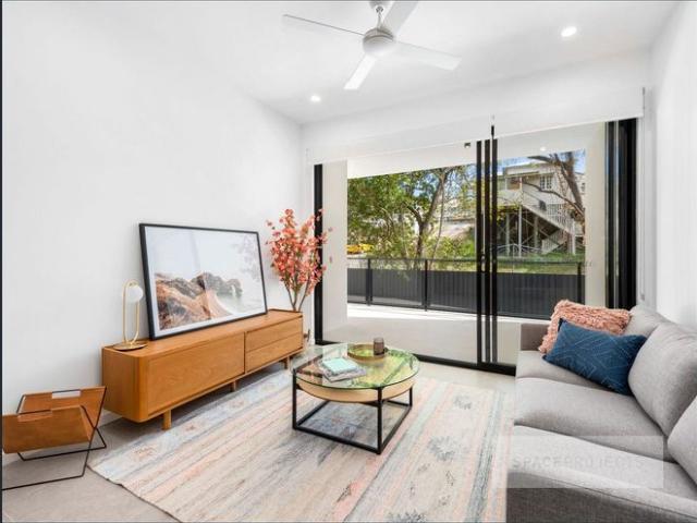 Spacious Unit with Great Balcony Area in a Prime Location