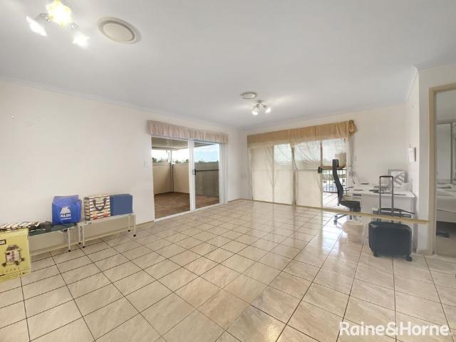 Spacious Unit with Expansive Outdoor Entertaining in the Heart of Indooroopilly