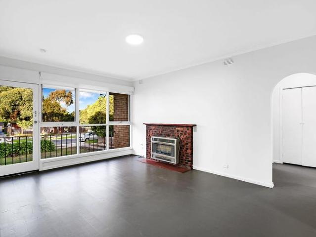 Dual Kitchens & Separate Living Zones