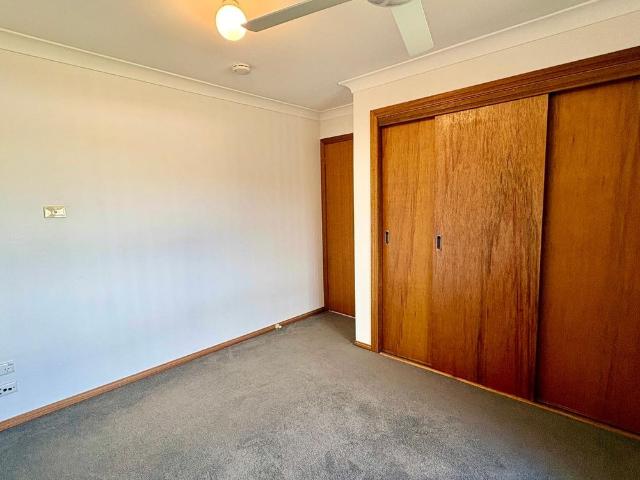 Spacious Upstairs 3 bedroom Unit with Open Plan Living