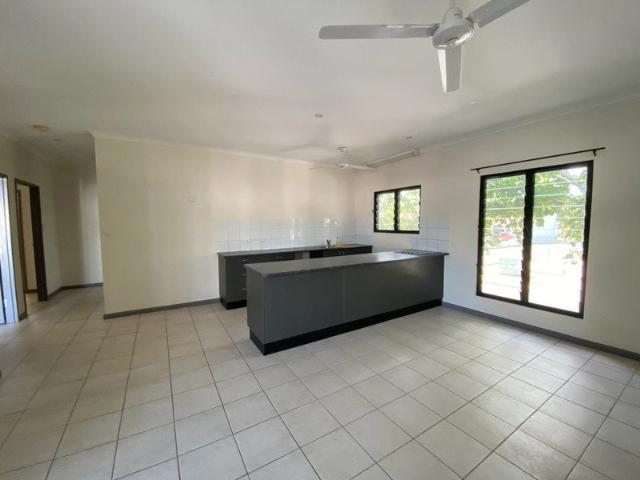 Spacious & Versatile Apartment Awaits