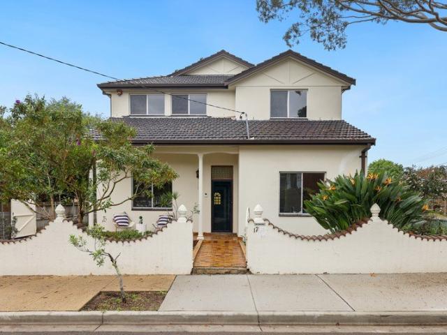 Spacious & Versatile Family Home in a Blue Chip Location