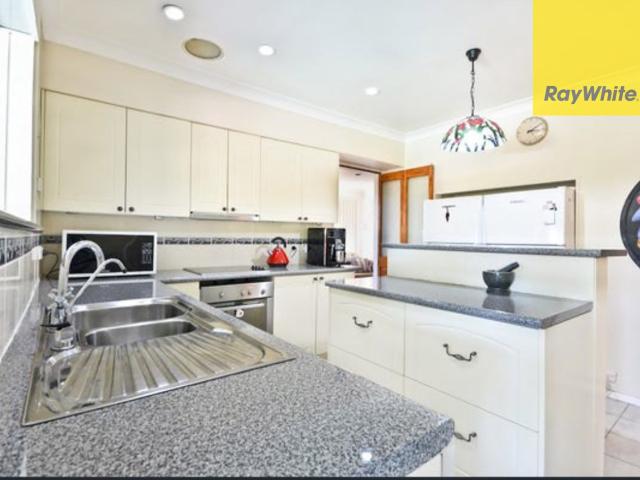 Spacious & Versatile Family Home in a Prime Location