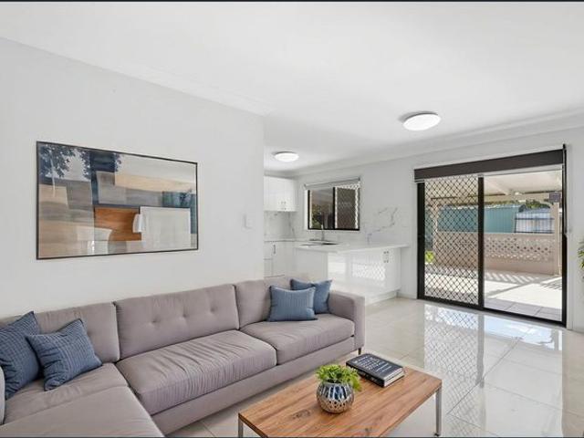Spacious & Versatile Family Home with Multiple Living Options