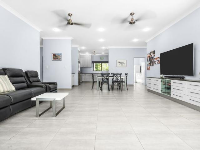 SPACIOUS & VERSATILE FAMILY HOME WITH SOLAR