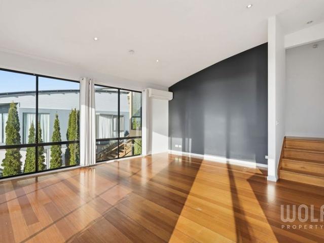Spacious & Versatile Family Living with Stunning Views!